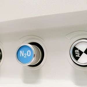 knobs to control nitrous oxide concentration